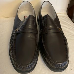 Size 14 Ambassador-brand slip-on loafers.